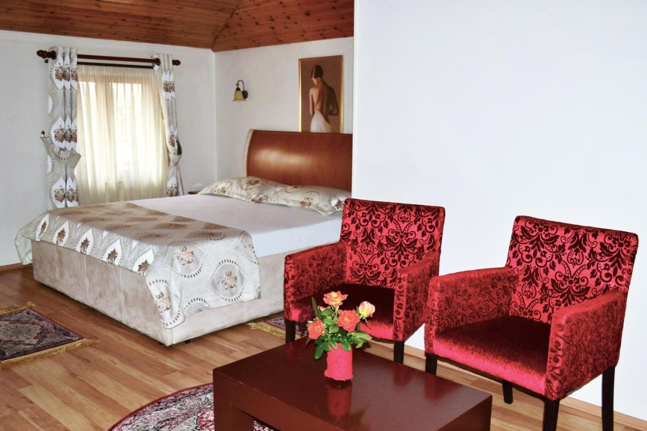 Hotel Villa Tafaj Tirana Exterior photo