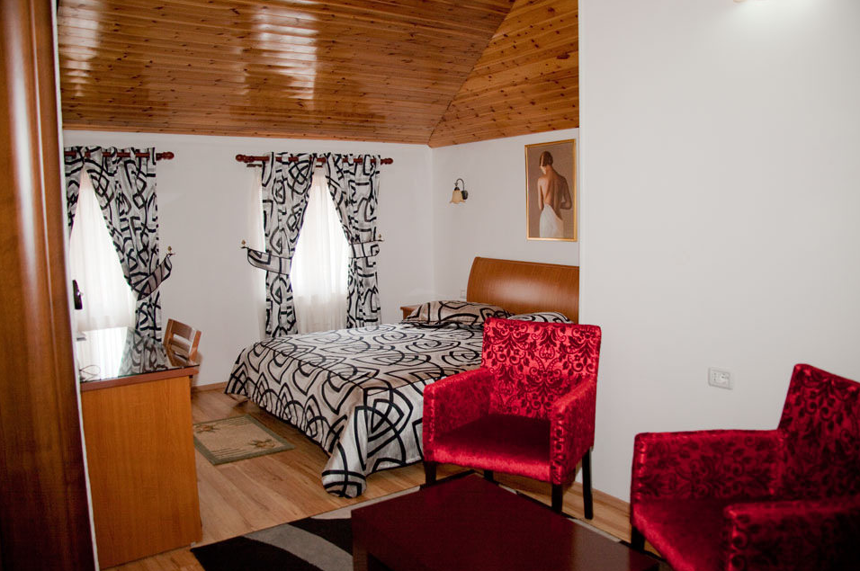 Hotel Villa Tafaj Tirana Exterior photo